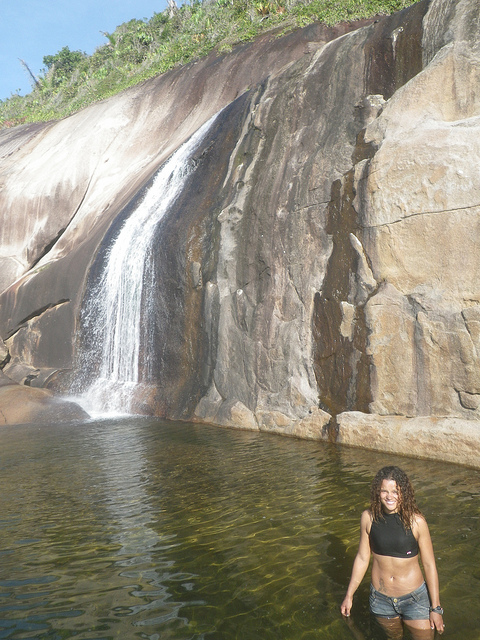 Na piscina da cachoeira do Saco Bravo