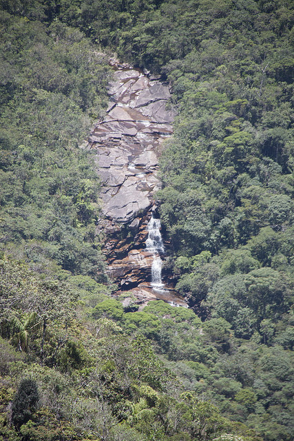 Cachoeira do Calixto vista do mirante do Morro do Castelo