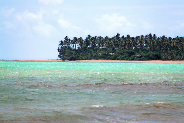 Vista par a Ponta do Bainema com mar colorido - Ilha de Boipeba