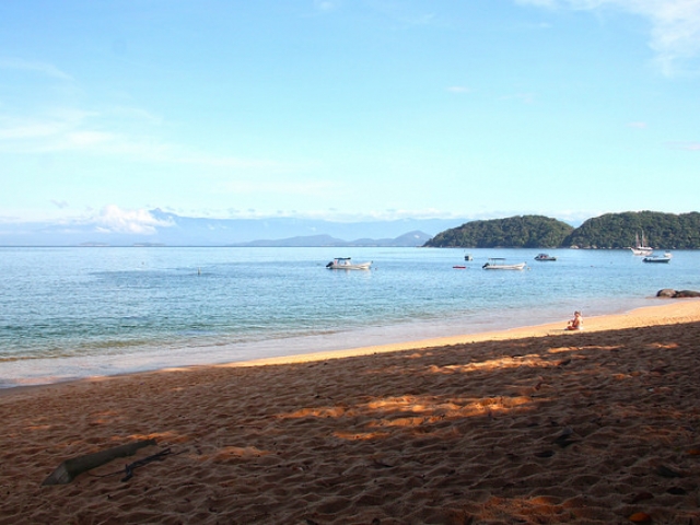 Praia de Araçatiba pela manhã