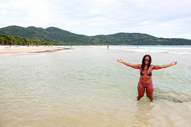 Rosana na Praia de Lopes Mendes